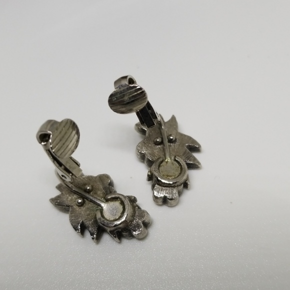 Vintage Clip Earrings - Picture 2 of 4